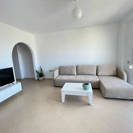 アパートホテル Er Deti Sarandë