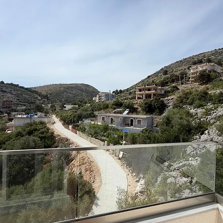 アパートホテル Er Deti Sarandë